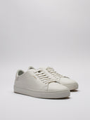 Sneaker Axel Arigato bianche vista di tre quarti