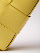 Borsa Bottega Veneta in pelle intrecciata con dettagli di difetto superficiali.
