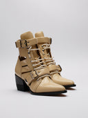Stivaletti Chloe Rylee beige vista di tre quarti