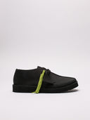 Profilo laterale delle scarpe Clarks, vista completa.