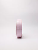 Borsa Coperni Swipe Bag in pelle rosa, vista da sotto