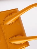 Dettaglio manici borsa Jacquemus