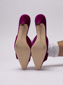 Dettaglio delle suole delle mules Manolo Blahnik