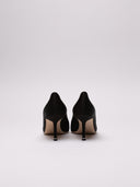 Immagine posteriore delle décolleté Manolo Blahnik in satin.