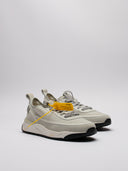 Sneaker Santoni grigie vista di tre quarti