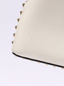 Dettaglio graffio borsa Valentino