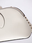 Dettaglio graffio borsa Valentino