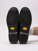 Mocassino VISVIM nero in pelle con logo, vista suole