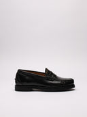 Mocassino VISVIM nero in pelle con logo, vista laterale